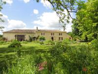SARL La Ferme Aux Fleurs - Bed and Breakfast Montpeyroux