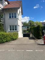 Design-Terrasse-7 Personen-Netflix-Garage-Seenah - B&B Radolfzell