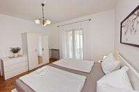 Apartment mit Balkon