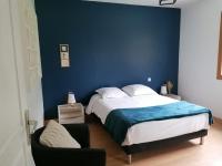 Camera Matrimoniale con Vista Giardino