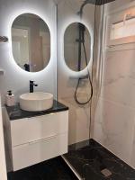 Suite jacuzzi 2 min de la mer - B&B