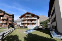 Four Bedroom Apartment with Terrace