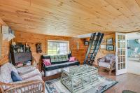 4 Mi to Acadia Trails Coastal Maine Home with Deck - B&B Bernard