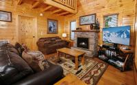 Scenic Sunrise - Mountain Views + Outdoor Hot Tub + Game Room + Community Pool Access - Chambres d'hôtes Sevierville