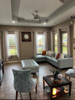 Spacious Austin Home - Bed and Breakfast Austin