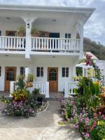Cool Breeze Suites - B&B