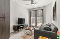 Cozysuites PHX RORO Gym, Pool, Pets, Parking #1 - B&B Phoenix