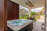 One-Bedroom Apartment with Spa Bath