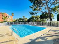 Appartement -piscine- proche bord de mer et centre - Chambres d’hôtes