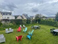 A 800 m de la plage, Appartements de 3 à 9 chambres avec jardin - Bed and Breakfast Erquy