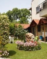 B&B Durazzo - Vila Aliaj deluxe groundfloor apartment with beautiful garden - Bed and Breakfast Durazzo