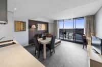 Oaks Adelaide Horizons Suites