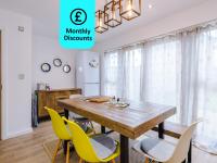 B&B Mánchester - Cozy 1BR Home in Vibrant Manchester Free Parking - Fast Internet - Bed and Breakfast Mánchester