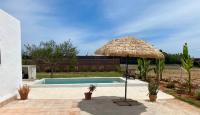 Villa Air - Relax, close to bossa beach, spacious rooms and private pool - B&B Sant Jordi