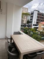 Dona Elegant Beach Apartment - B&B