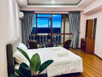 B&B Kuching - Kuching City Center Riverbank Suites With Marvelous River View - Bed and Breakfast Kuching