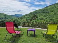Maison Le Yoti, jolie vue sur le Lot - B&B Campouriez