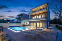 Villa Bay I near Medulin for 9 people with heated pool - playground & whirpool only 100 meters from the beach - pet friendly - Chambres d'hôtes Banjole