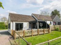 B&B Ashbourne - The Wood Shed, Bank Top Farm - Bed and Breakfast Ashbourne