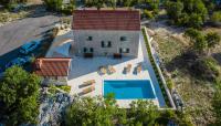 B&B Dubrava - Villa Sion peaceful villa with private pool and stunning mountain view - Bed and Breakfast Dubrava
