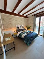 Two-Bedroom Deluxe Apartment with Balcony
