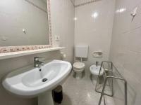 Apartamento con vistas y balcón