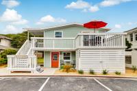 Tropical Beach Bungalow Up - 3 bedrooms - Across Street from Beach - Deck - Ferienwohnung