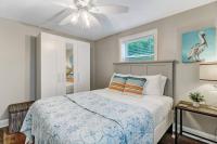 Tropical Beach Bungalow Down - Backyard - Grill - Across Street from Beach - B&B Fernandina Beach