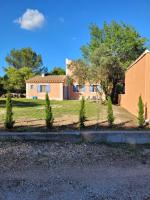 Location saisonnière villa Lauris - Bed and Breakfast