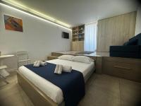 Lato Nord il Giallo vista e accesso mare diretto - B&B Trapani