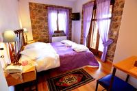  Suite with Spa Bath and Fireplace