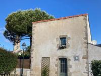 Charmante maison rénovée au calme avec jardin privatif, à 500m des plages et proche commerces - FR-1-306-1082 - Chambres d’hôtes