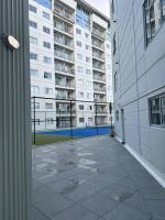 Immaculate 3 bd 2 bth apartment -Free Carpark & pool - B&B