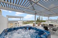 Salty Breeze - Rooftop Terrace & Jacuzzi - Chambres d’hôtes Marcoola