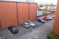 Pluxa Globe - Spacious Apartment in JQ with parking - B&B