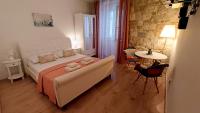 Split Old Town Suites - B&B