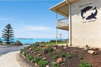 B&B Port Elliot - Dolphins Beachfront Apartment No 4 - Bed and Breakfast Port Elliot