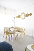 Chalet Margarita Comfort with AC, WiFi, and Private Patio - B&B Los Alcázares