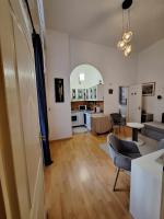 Peaceful central base with cafés, bars, and nightlife buzz - Ferienwohnung Budapest