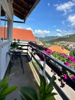 Apartmani Andrić - Stylish & Peaceful Apartment with Free Parking - 10 min Walk to Old Town - Chambres d'hôtes Trebinje