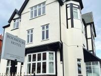 B&B Llandudno - Roomours Hotel with Private Car Park - Bed and Breakfast Llandudno