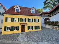 stadtmauer apartments - Großzügige luxuriöse Wohnung an der Stadtmauer - ideal für Familien - B&B Nördlingen
