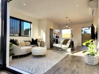 Contemporary Home with Carpark - Close to CBD! - B&B Christchurch