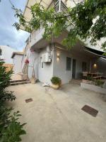 Comfy Kourouta Apartment & Suite - B&B