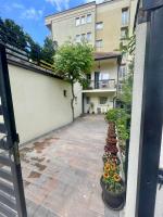 Convini Bed & Bathroom Homestay - B&B Pristina