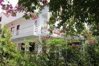 Charming Homestay - B&B