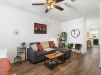 Convenient & Inviting - Fully-Equipped 2BD Condo - B&B Gainesville