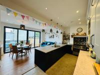 Modern & Vintage inspired Home in Old Totterdown - B&B