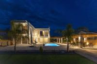 Rafaelia Premium villa with private pool in Drepano - Bed and Breakfast