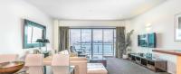 Spacious Executive Apartmt,great Views! Location - B&B